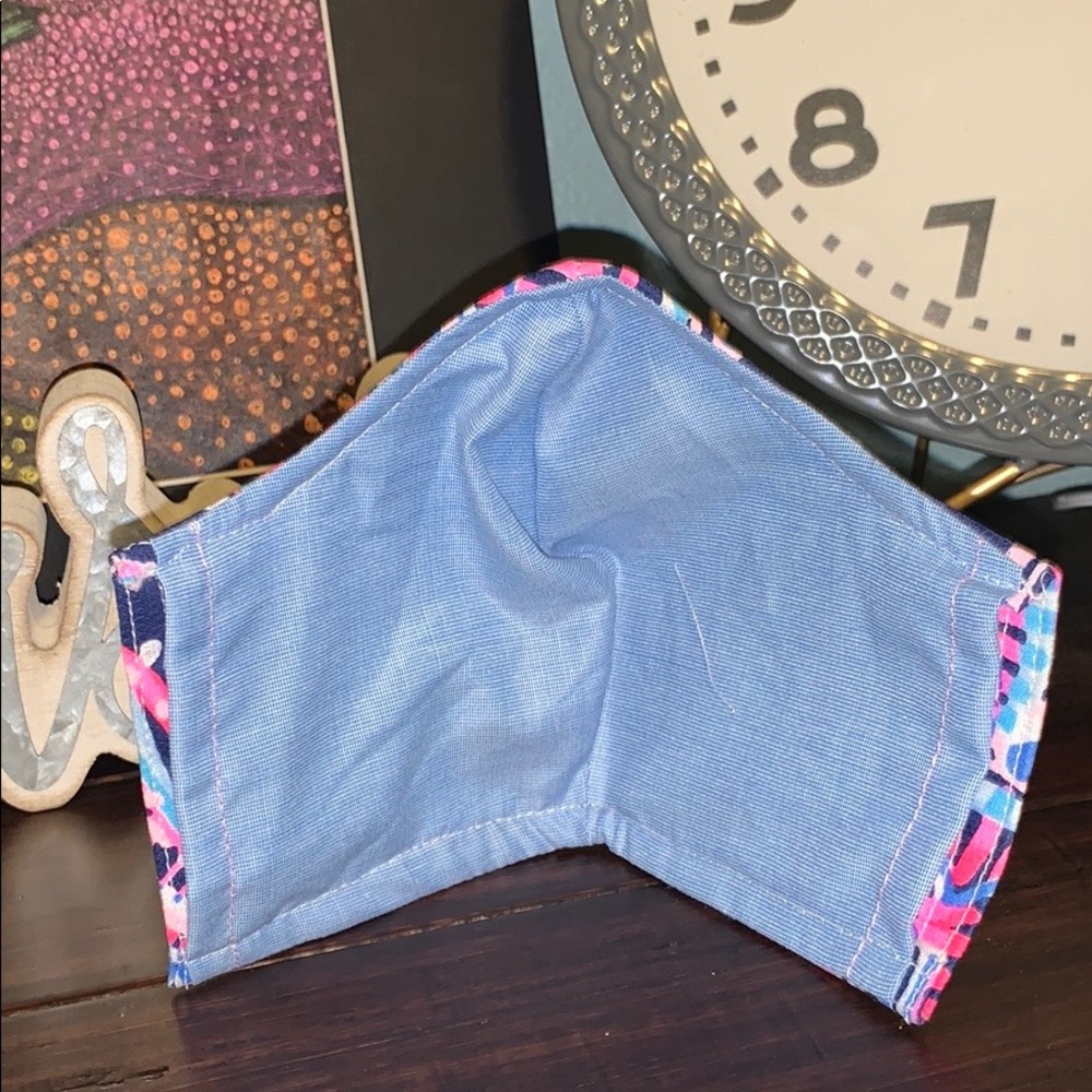 Miss Shell Lilly print Face Mask - Picture 4 of 4